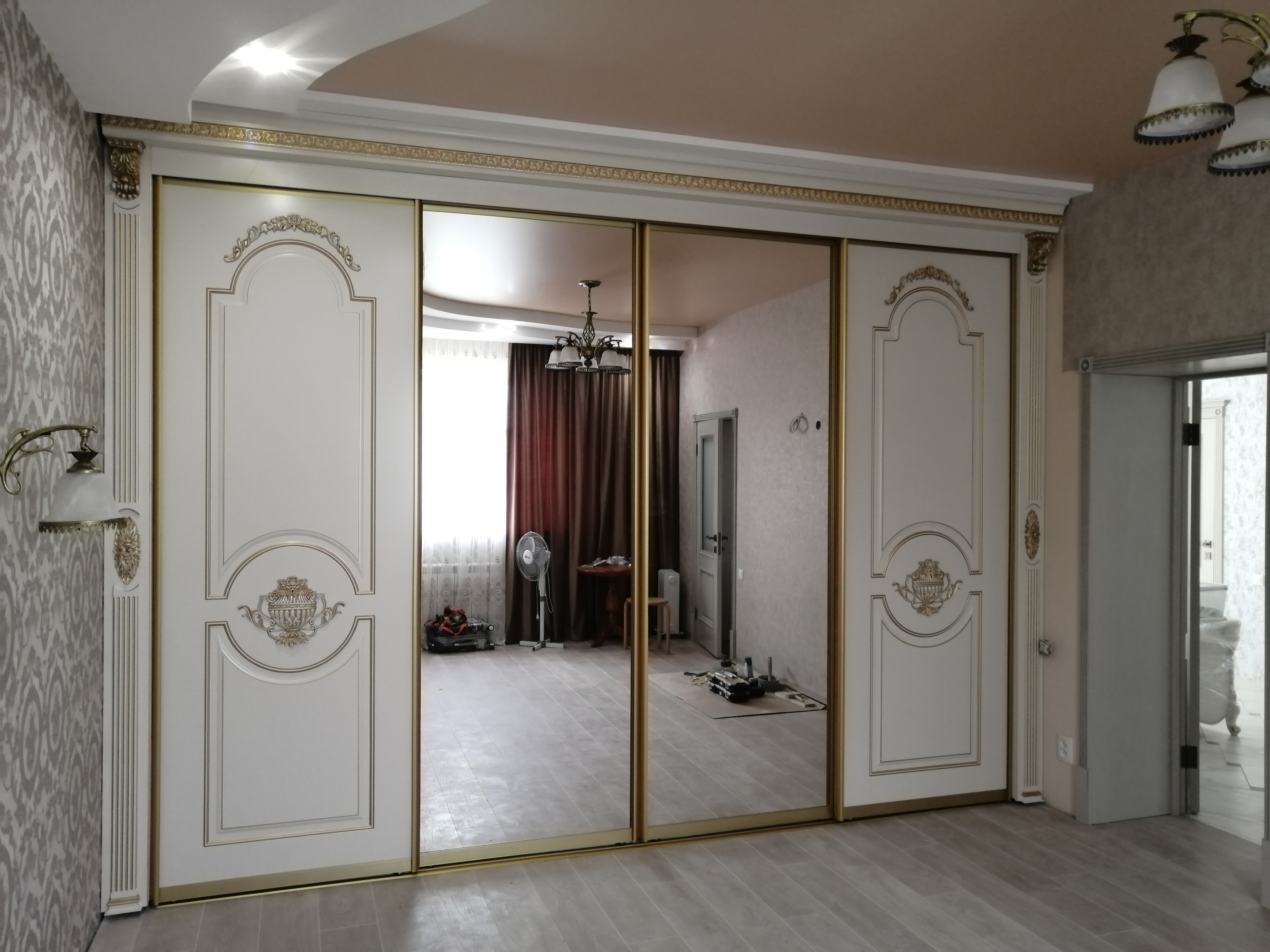 Классический шкаф